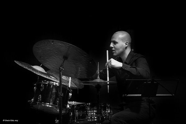 Joshua Wheatley (bateri╠üa) 2