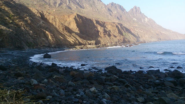 Visita guiada a la playa fósil pleistocena de Tachero