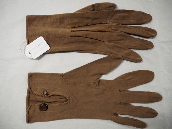 Registro de salida: «Guantes de señora»