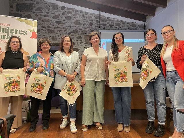El Museo de Historia y Antropología de Tenerife, en las jornadas «Mujeres rurales de Tegueste»