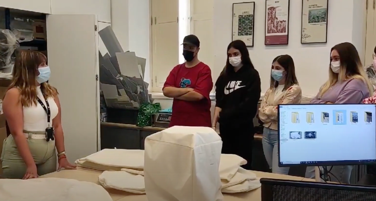 Visita de los alumnos de EASD Fernando Estévez al MUNA